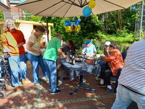 Der Spielmannszug Esens besucht das Peter-Friedrich-Ludwig-Stift in Esens.