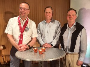 Bischof Thomas Adomeit, Dr. Friedrich Ley und Mario Behrends (Vorstände Diakonie im Oldenburger Land) halten auf Kirchentag in Hannover Diakonisch Politisches Nachtgebet.