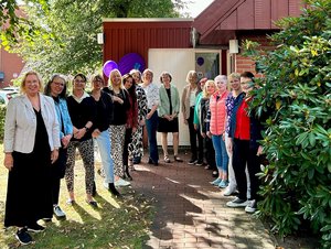 Marlies Kleefeld im Kreise ihrer Kolleginnen.