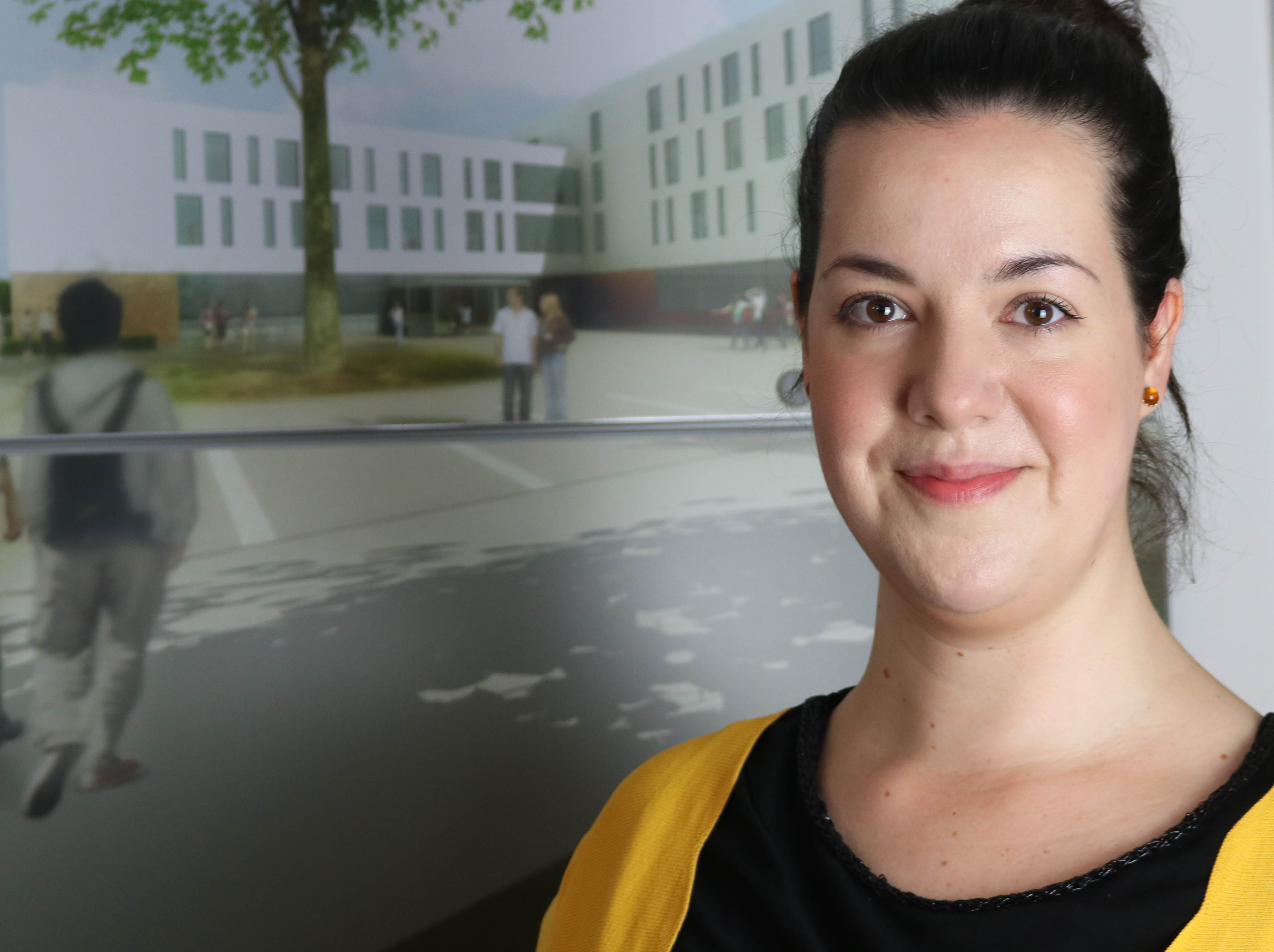 Sarah Büsing Adaption 2 Sarah BüSarah Büsing , Fachbereichsleitung für stationäre Rehabilitation, begleitet das Projekt schon seit einigen Monaten. Foto: Kerstin Kempermann