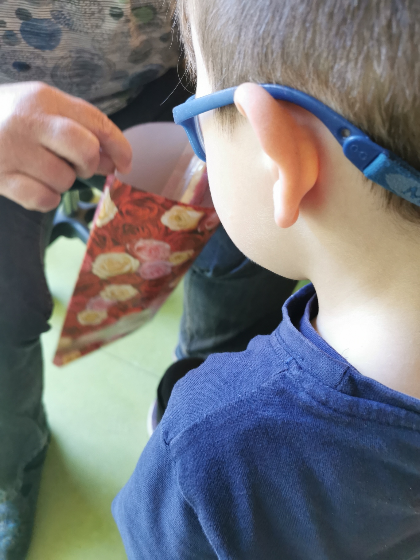 In der DiKiTa haben die Kindergartenkinder kleine Überraschungen für die Mamas vorbereitet.